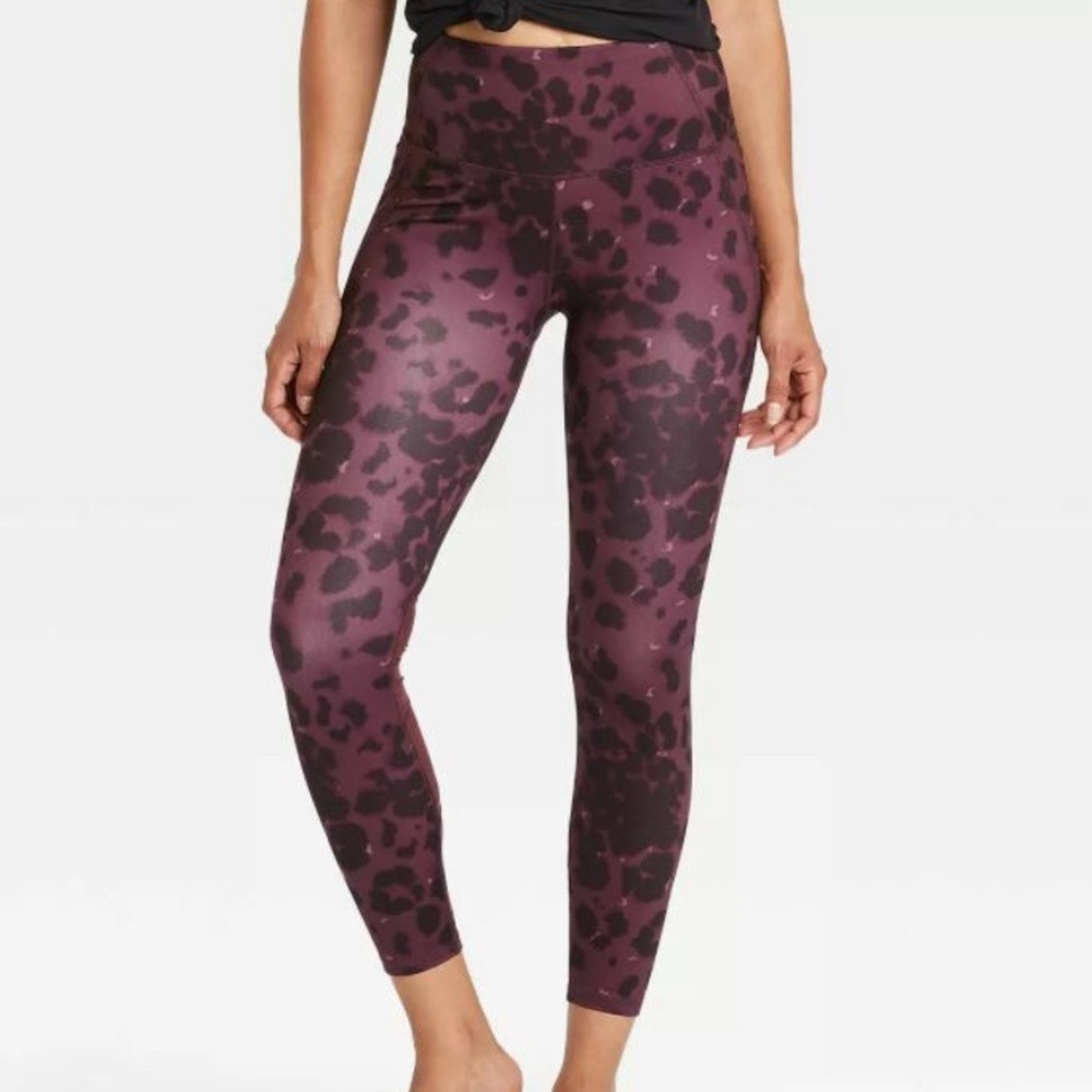 All in Motion Leopard Print Workout Set - Picture 11 of 12